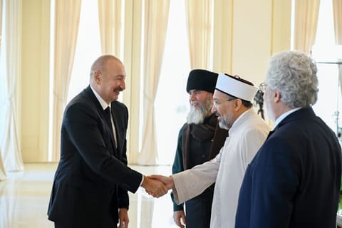 İlham Əliyev Bakıda keçirilən beynəlxalq konfransların iştirakçılarını qəbul edib - YENİLƏNİB