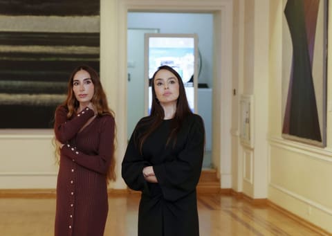 İlham Əliyev, birinci xanım Mehriban Əliyeva və ailə üzvləri “Mənim Abşeronum: Üstə gəl” adlı retrospektiv sərgi ilə tanış olublar
