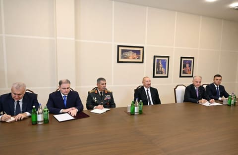  İlham Əliyev Birləşmiş Krallığın müdafiə üzrə dövlət nazirini qəbul edib