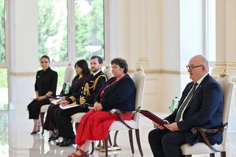 İlham Əliyev Britaniyanın yeni səfirinin etimadnaməsini qəbul edib