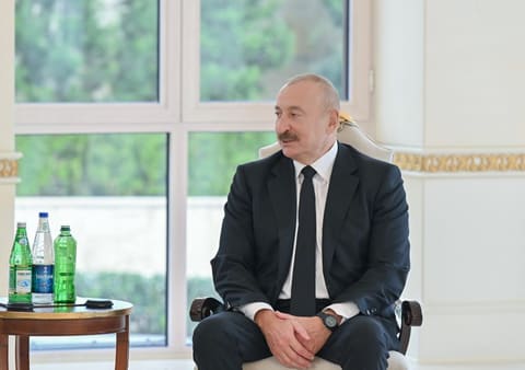İlham Əliyev Malayziyanın Azərbaycanda yeni təyin olunmuş səfirini qəbul edib