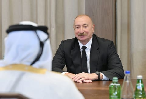 İlham Əliyev Qətər Dövlətinin Əmiri ilə görüşüb