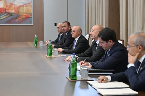İlham Əliyev Qətər Dövlətinin Əmiri ilə görüşüb