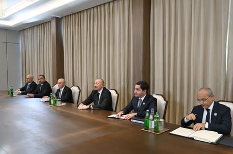 İlham Əliyev Qətər Dövlətinin Əmiri ilə görüşüb
