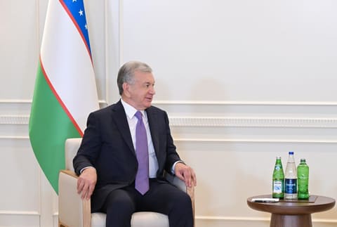 İlham Əliyev Şavkat Mirziyoyevlə görüşüb