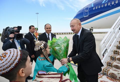 Ilham Aliyev arrives in Turkmenistan for working visit