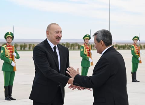 Ilham Aliyev arrives in Turkmenistan for working visit