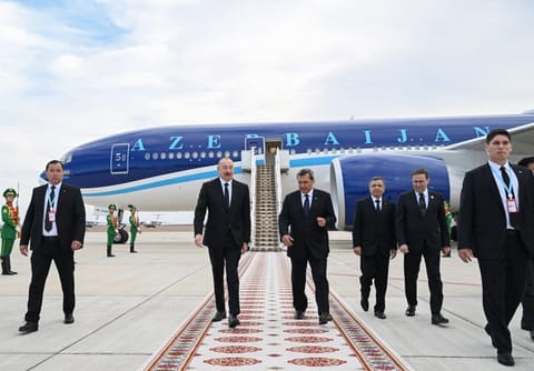 Ilham Aliyev arrives in Turkmenistan for working visit