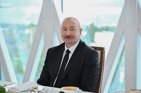  İlham Əliyev və Rusiyanın Çeçenistan Respublikasının başçısı birgə nahar ediblər