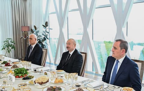  İlham Əliyev və Rusiyanın Çeçenistan Respublikasının başçısı birgə nahar ediblər
