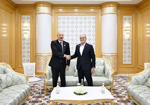  İlham Əliyevin İran Prezidenti ilə görüşü keçirilib - YENİLƏNİB