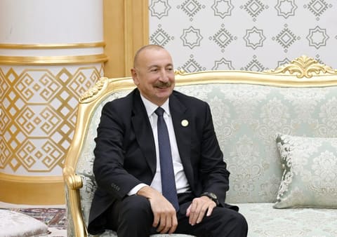  İlham Əliyevin İran Prezidenti ilə görüşü keçirilib - YENİLƏNİB