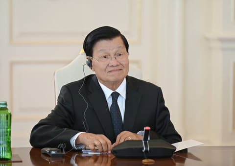 İlham Əliyevin Laos Prezidenti ilə geniş tərkibdə görüşü olub 