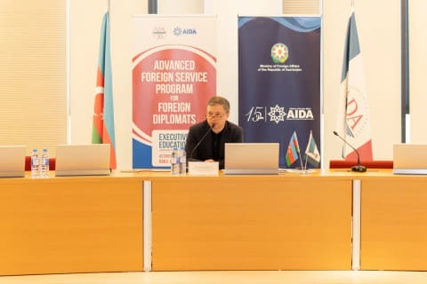 İxtisasartırma proqramında  19 diplomat iştirak edib