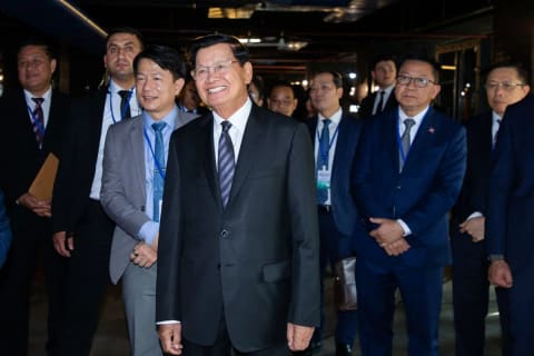 Laos Prezidenti "ASAN xidmət" mərkəzinin fəaliyyəti ilə tanış olub
