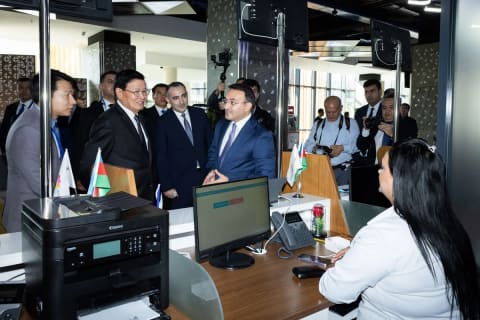 Laos Prezidenti "ASAN xidmət" mərkəzinin fəaliyyəti ilə tanış olub