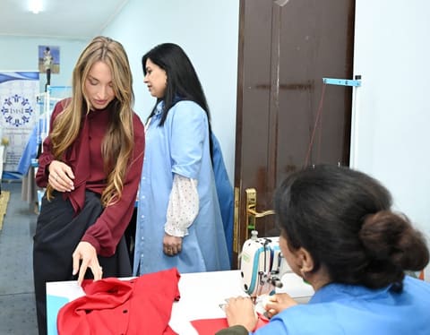 Leyla Əliyeva Şamaxıda sosial tikiş müəssisəsinin fəaliyyəti ilə tanış olub