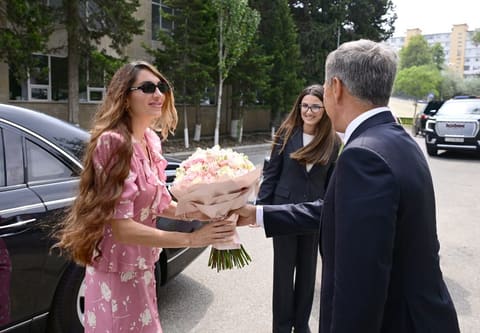 Mehriban Əliyeva Bakıda yeni körpələr evi-uşaq bağçasının açılışında iştirak edib