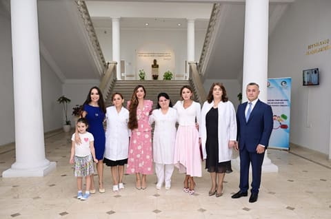 Mehriban Əliyeva Elmi-Tədqiqat Pediatriya İnstitutunu ziyarət edib