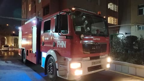 Nizami rayonunda çoxmərtəbəli yaşayış binasında yanğın baş verib