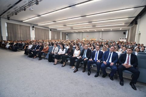 Paytaxt təhsil işçilərinin sentyabr konfransına start verilib