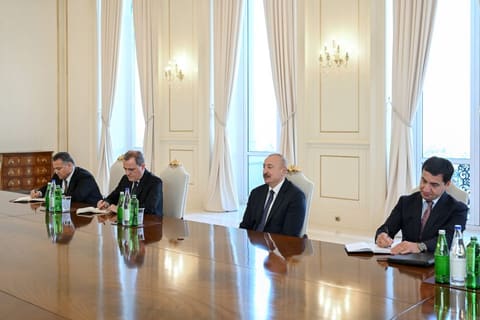 President Ilham Aliyev receives Bahrain's foreign minister