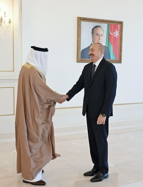 President Ilham Aliyev receives Bahrain's foreign minister