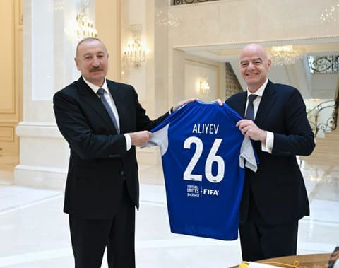 Prezident İlham Əliyev FIFA-nın prezidentini qəbul edib