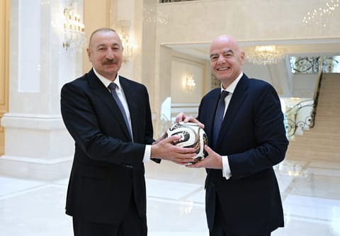 Prezident İlham Əliyev FIFA-nın prezidentini qəbul edib