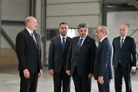 Prezident Qaradağ rayonunda kağız və gigiyenik məhsulların istehsalı müəssisəsinin açılışında iştirak edib