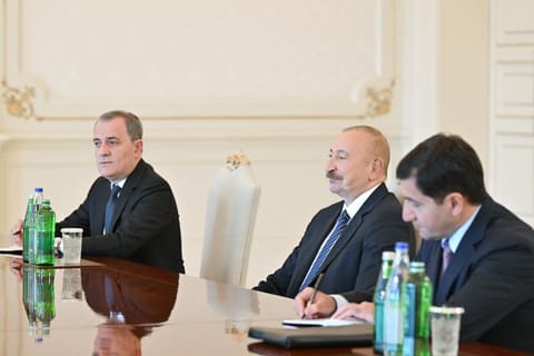 Prezident İlham Əliyev Şri-Lankanın xarici işlər, xarici məşğulluq və turizm nazirini qəbul edib