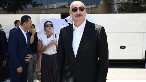 Prezident İlham Əliyev və birinci xanım Mehriban Əliyeva Buxara şəhərində “Ark” qalası ilə tanış olublar