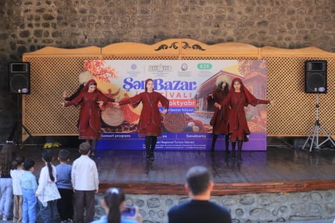 Qax rayonunda “Şən Bazar” festivalı keçirilib