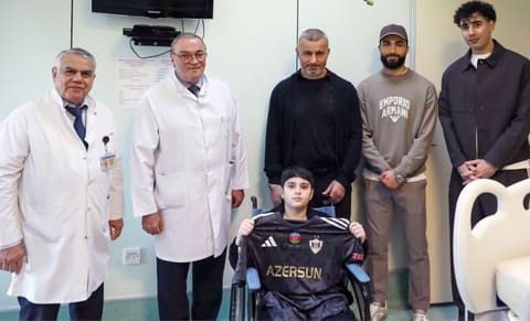 Qurban Qurbanov Uşaq Klinikasını ziyarət edib