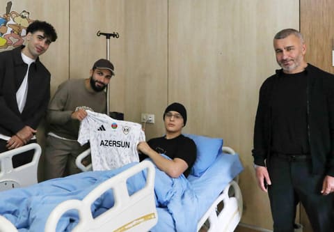 Qurban Qurbanov Uşaq Klinikasını ziyarət edib