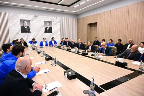 Rəşad Nəbiyev dünya çempionatının medalçıları ilə görüşüb
