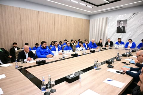 Rəşad Nəbiyev dünya çempionatının medalçıları ilə görüşüb