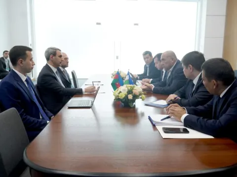 Rövşən Rüstəmov Qazaxıstanda “New Silk Way” biznes-forumunda iştirak edib