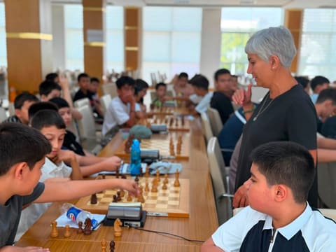 Sabiq dünya çempionu Aşqabadda şahmatsevərlərlə görüşüb
