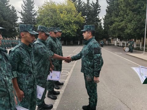 Sərhədçi əsgərlər Silahlı Qüvvələrin ehtiyatına buraxılıb