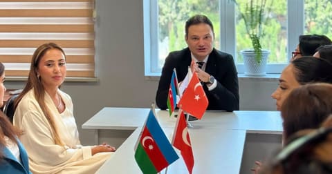 Sumqayıt Musiqi Kollecinin yeni direktoru kollektivə təqdim olunub