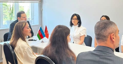Sumqayıt Musiqi Kollecinin yeni direktoru kollektivə təqdim olunub