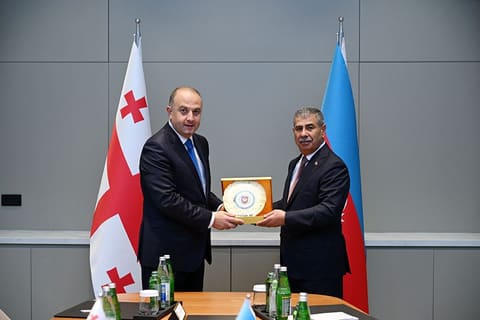 Şuşada Azərbaycan-Gürcüstan müdafiə nazirləri qarşılıqlı maraq doğuran məsələləri müzakirə ediblər