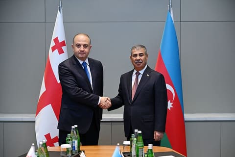 Şuşada Azərbaycan-Gürcüstan müdafiə nazirləri qarşılıqlı maraq doğuran məsələləri müzakirə ediblər
