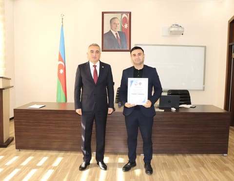 Vəkillər Kollegiyasının sədri yeni hakim təyin olunmuş 8 vəkili təltif edib