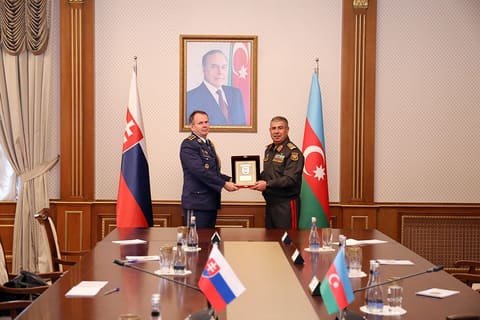 Zakir Hasanov receives Slovak delegation