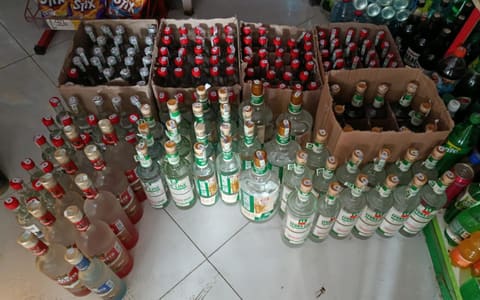 Astarada “Dolu” marketdə istehlaka yararsız məhsullar aşkarlanıb