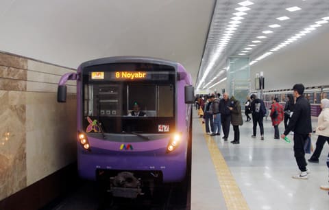 Metronun Bənövşəyi xəttində 5 vaqonlu qatarlara keçilir