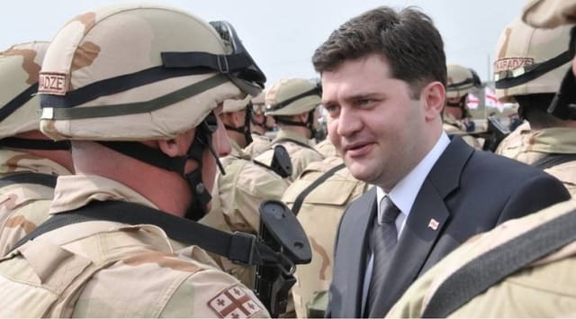 Gürcüstanın keçmiş müdafiə naziri saxlanılıb