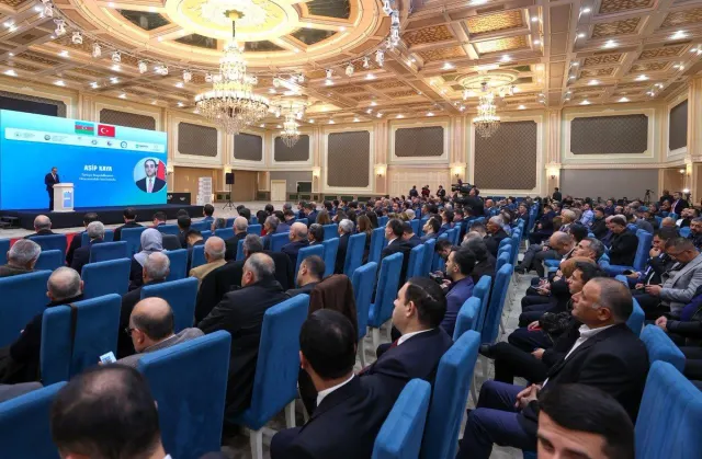 Azərbaycan Türkiyənin sərhədyanı bölgələri ilə iqtisadi-ticarət əlaqələrinin genişləndirilməsini müzakirə edib - Fotolar